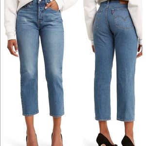 Levi’s Wedgie Ankle Jean